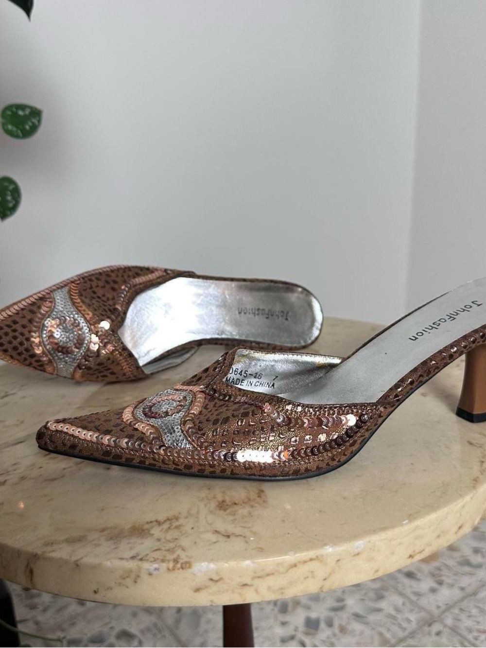 Vintage early 2000s 90s John Fashion beaded sequins open back kitten heels